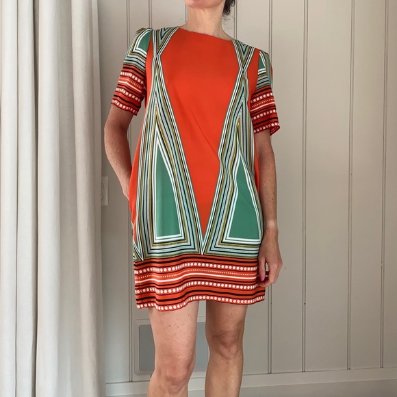 Graphical Dress - Picture 1 of 5